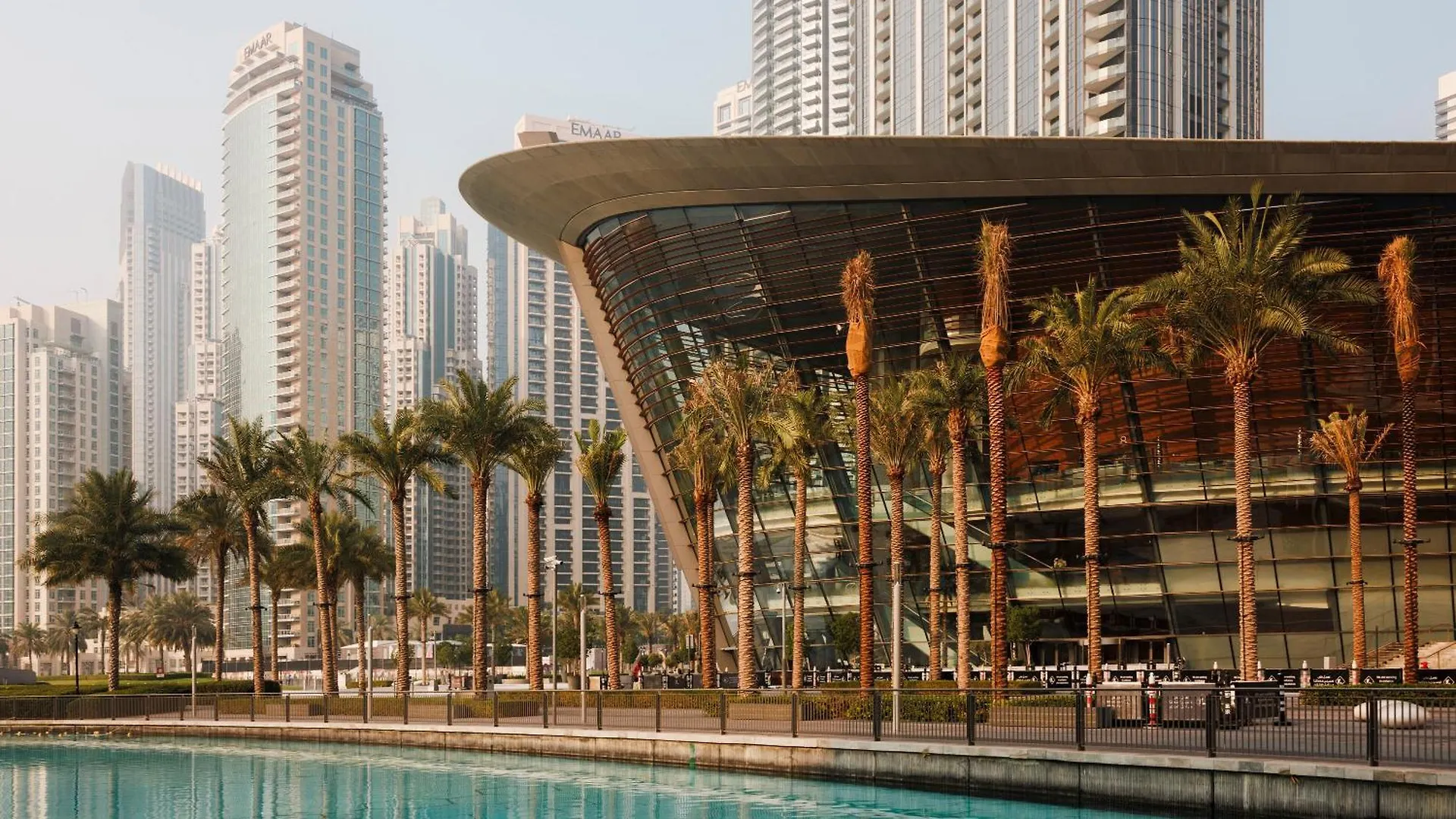 Sophisticated Studio In The Heart Of Dubai, Walk From Burj Apartment