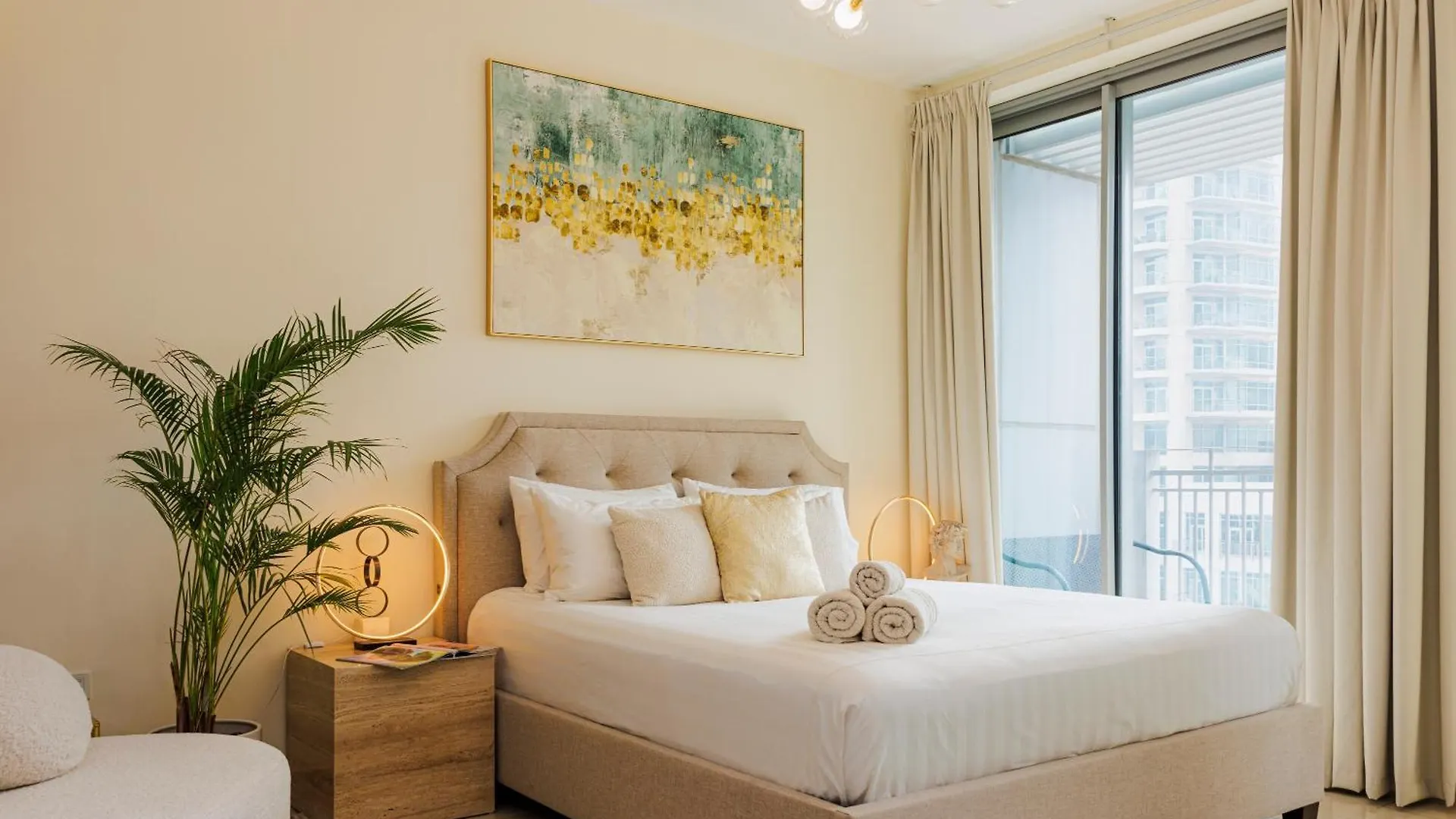 Sophisticated Studio In The Heart Of Dubai, Walk From Burj