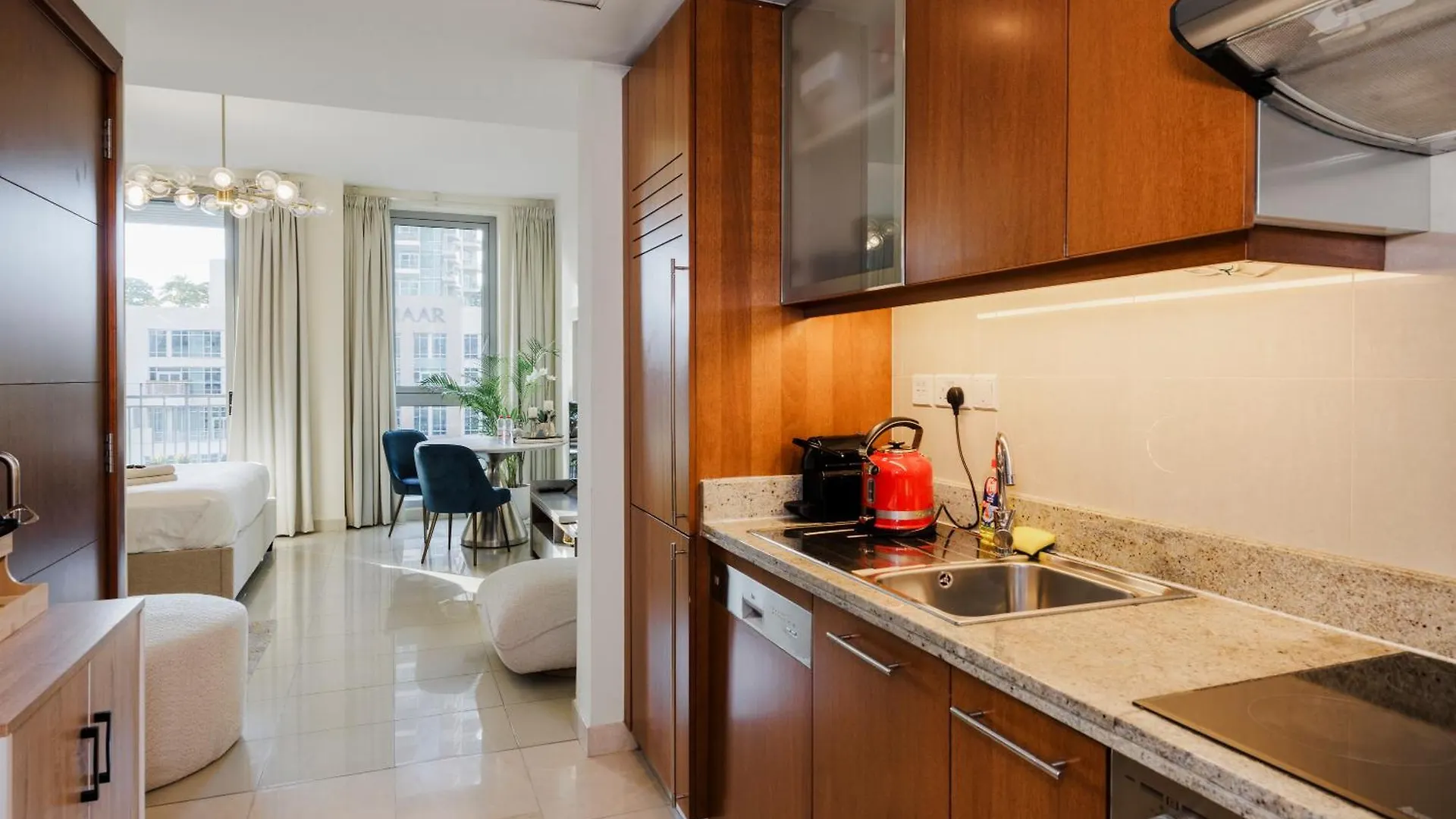 Apartment Sophisticated Studio In The Heart Of Dubai, Walk From Burj