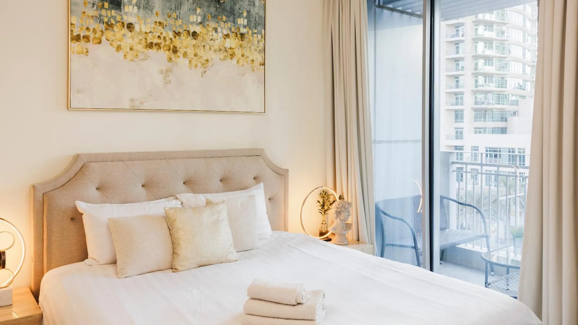 Apartment Sophisticated Studio In The Heart Of Dubai, Walk From Burj