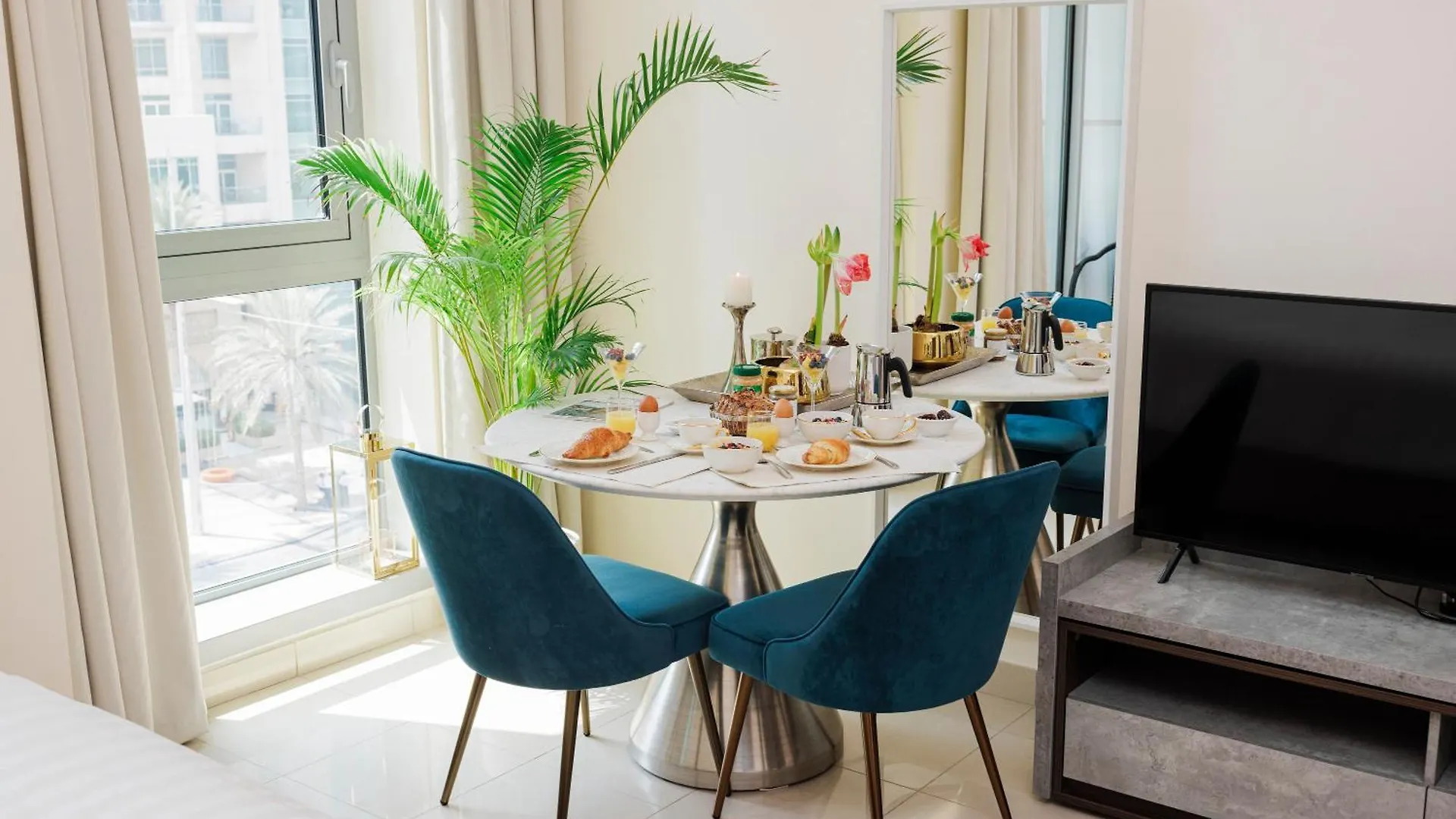 Sophisticated Studio In The Heart Of Dubai, Walk From Burj Dubaj